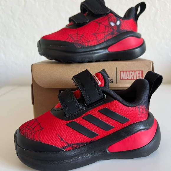 Spider-Man Adidas Red and black baby shoes - Picture 4 of 6